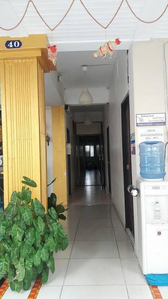 Md Rose Apartment Банкок Екстериор снимка