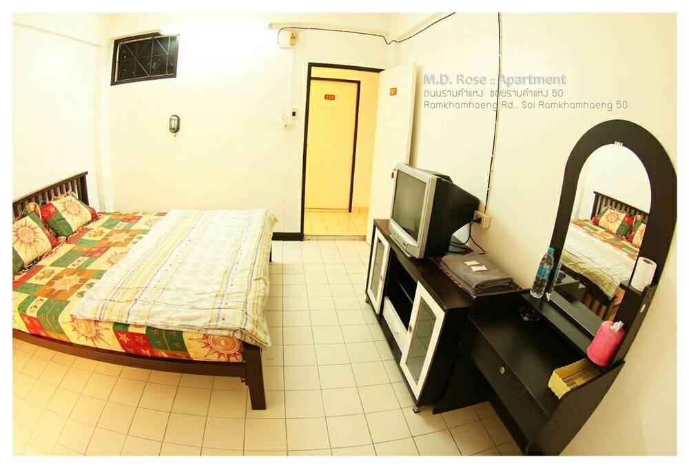 Md Rose Apartment Банкок Екстериор снимка