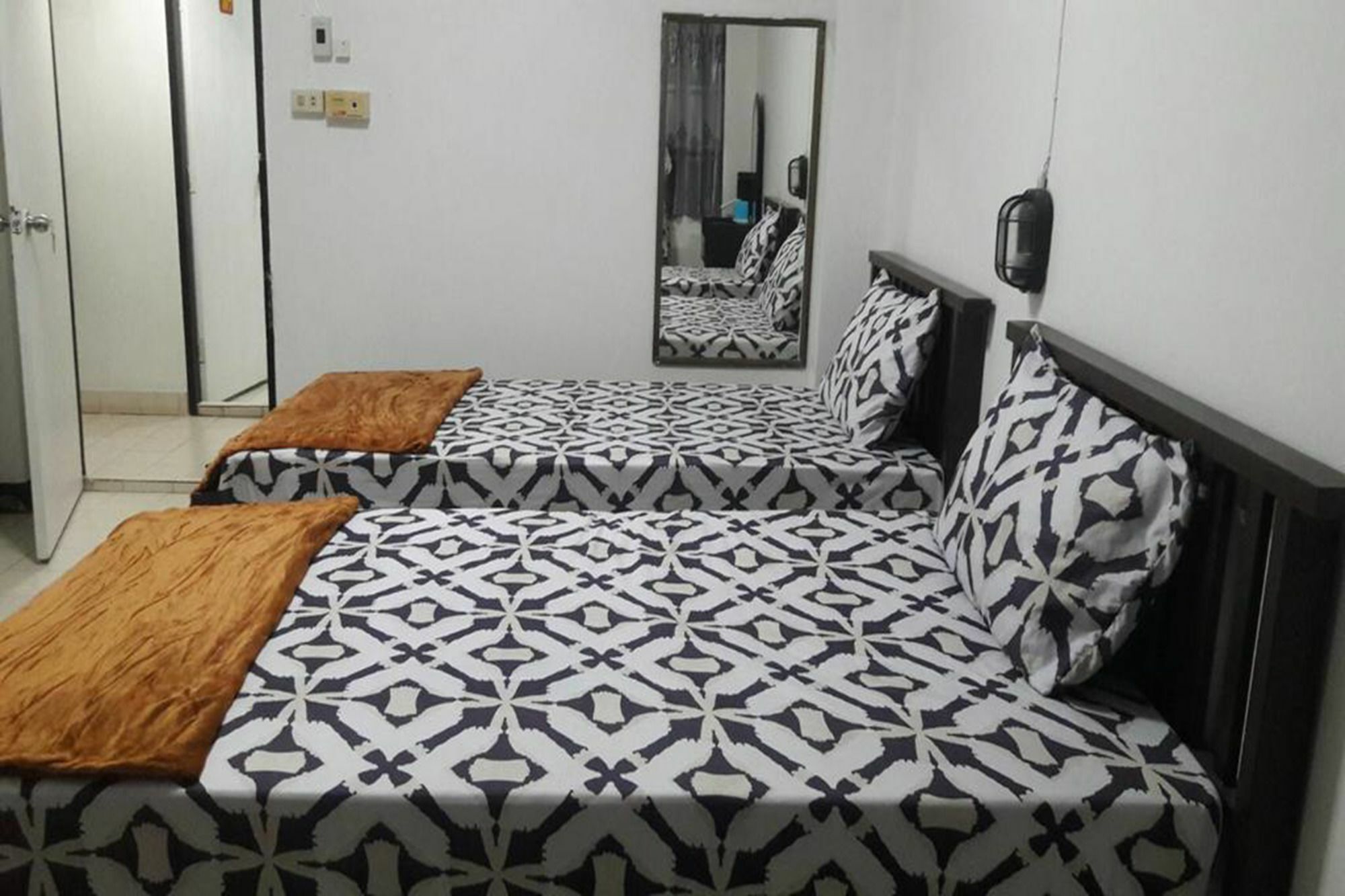 Md Rose Apartment Банкок Екстериор снимка